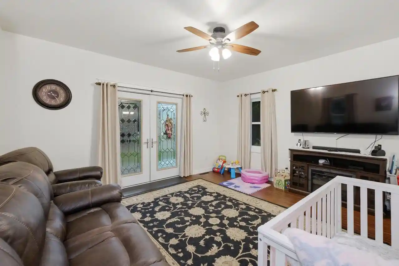 2nd image of 163 Valley Dr Dr, Janesville, WI 53546 | MLS# 2030460