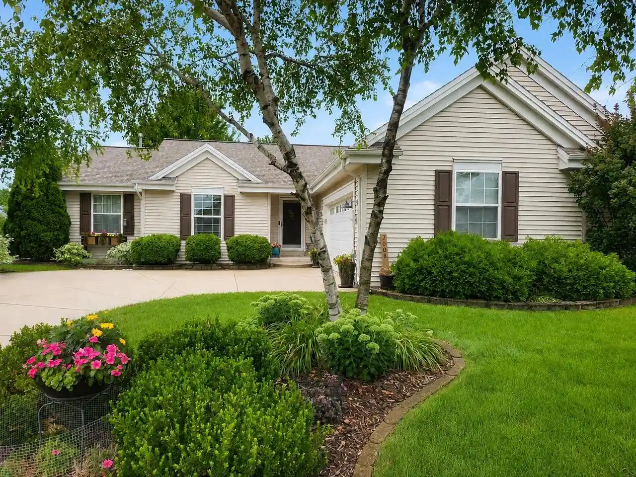 Photo 1 of Single family home for sale at 3608 Rivers Crossing Dr Dr, Waukesha, WI 53189 | MLS# 1976095 | Listing updated on 2026-08-22
