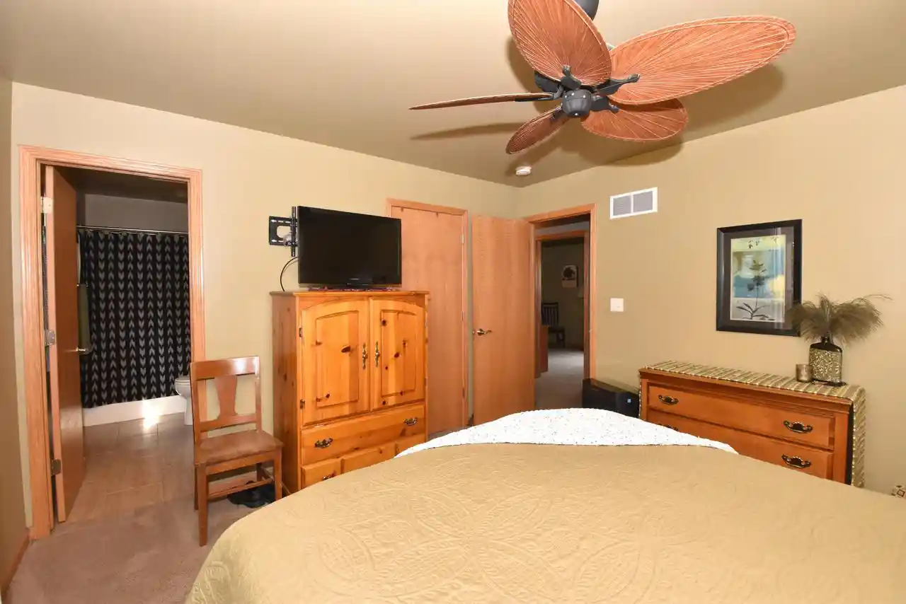 Photo 4 of Single family home for sale at 3608 Rivers Crossing Dr Dr, Waukesha, WI 53189 | MLS# 1976095 | Listing updated on 2026-08-22