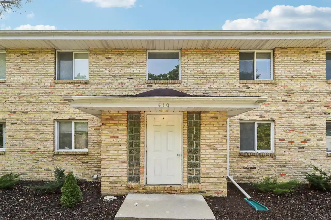1st image of 410 Cheviot Chase #2, Waukesha, WI 53186 | MLS# 1976098
