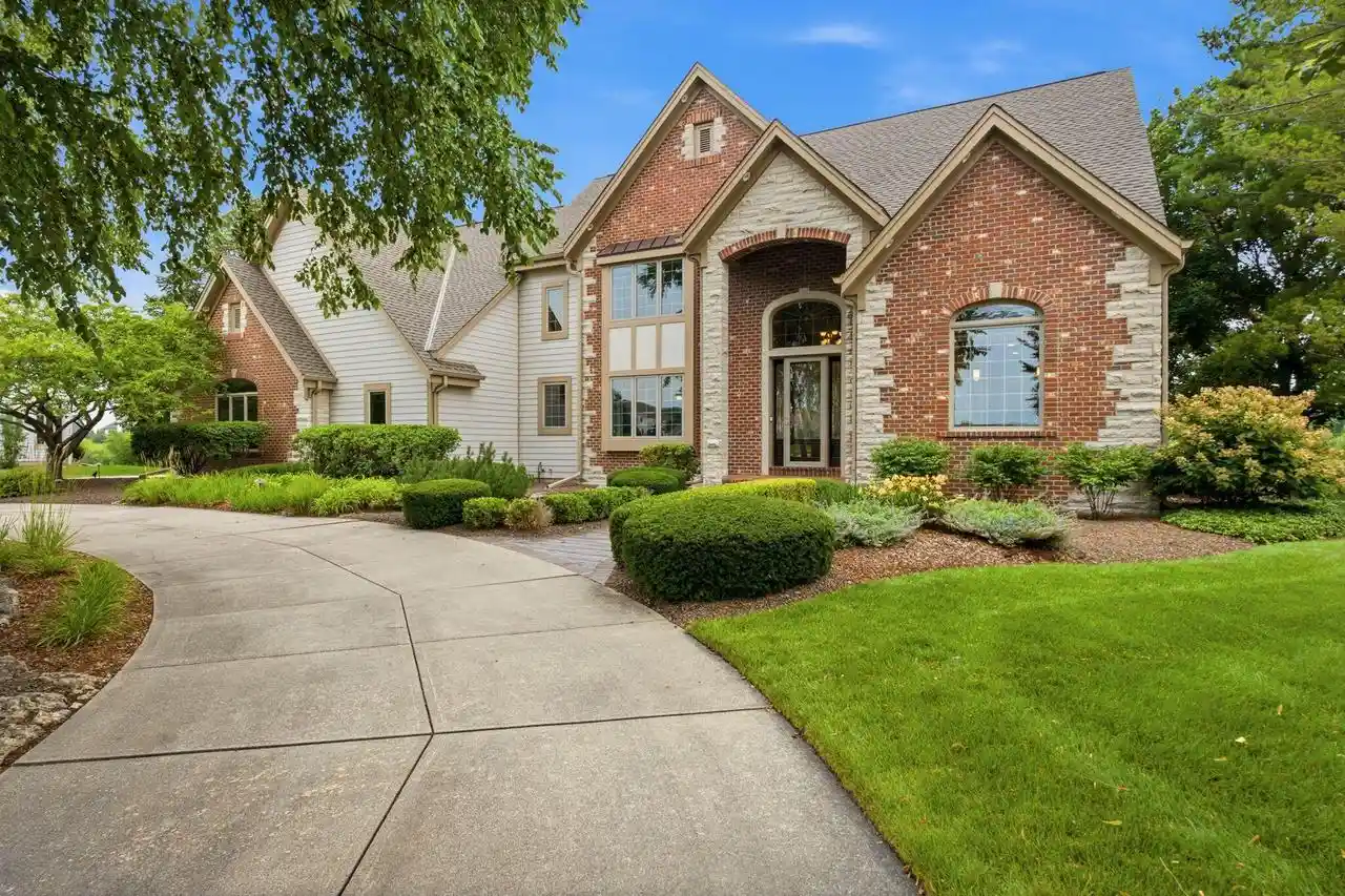 1st image of 7520 S Kensington Way Way, Franklin, WI 53132 | MLS# 1976106