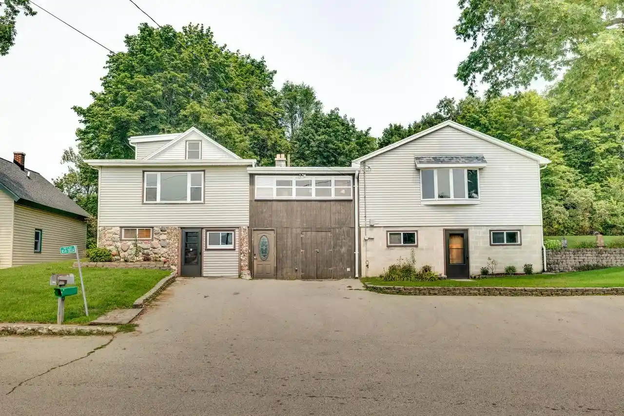 1st image of W345s10334 Wambold Road Road, Mukwonago, WI 53149 | MLS# 1976118