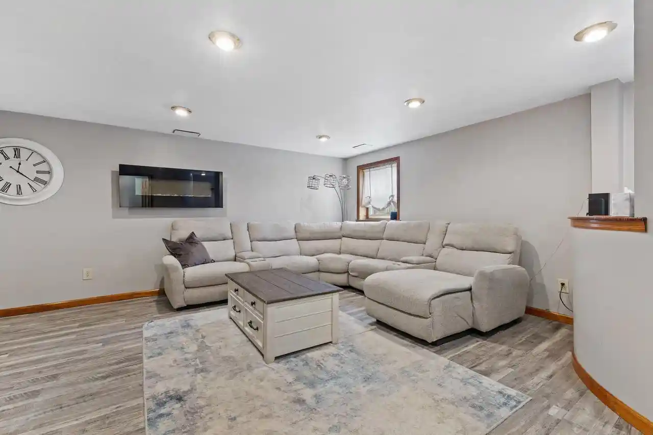 2nd image of 1525 Prairie Dr Dr, Mount Pleasant, WI 53406 | MLS# 1976124