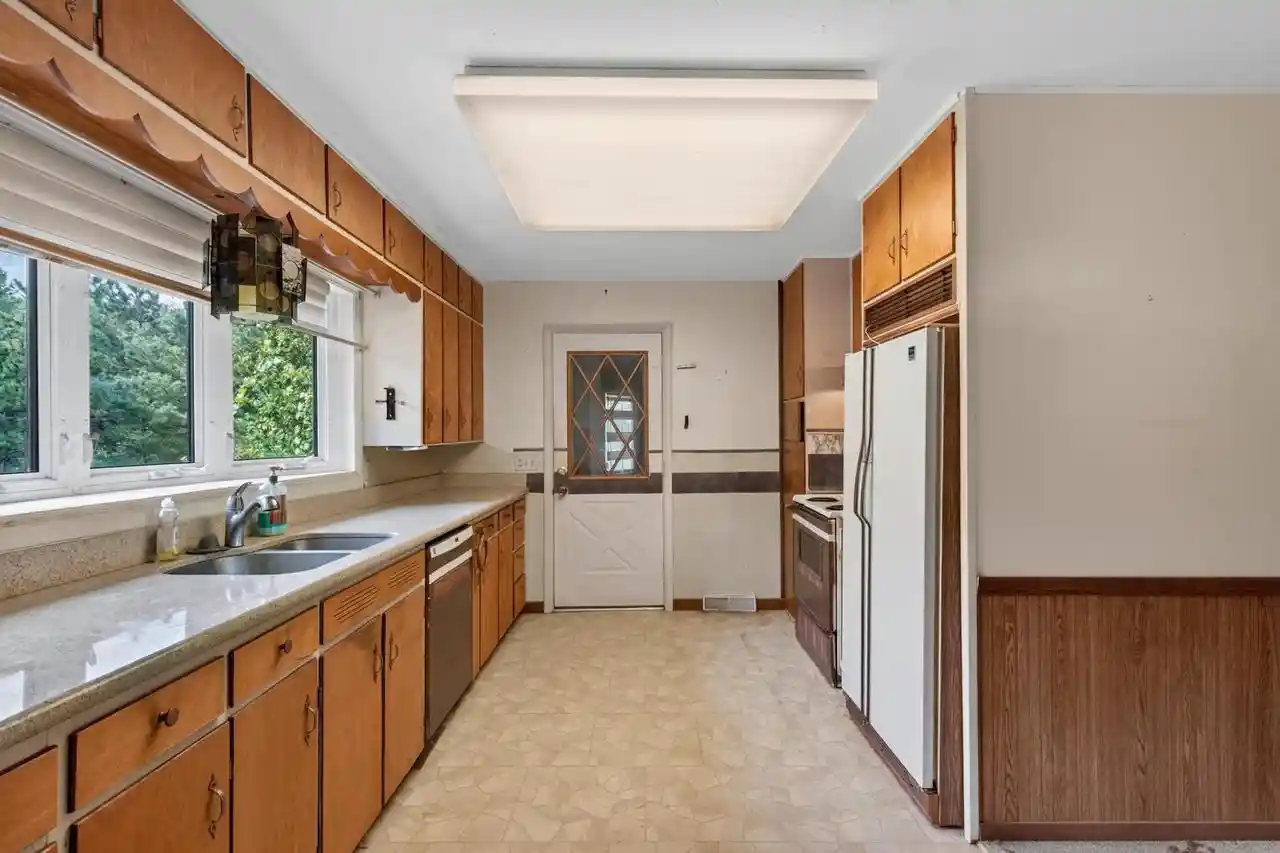 2nd image of 641 Seneca Road Road, Wisconsin Rapids, WI 54495 | MLS# 22603933