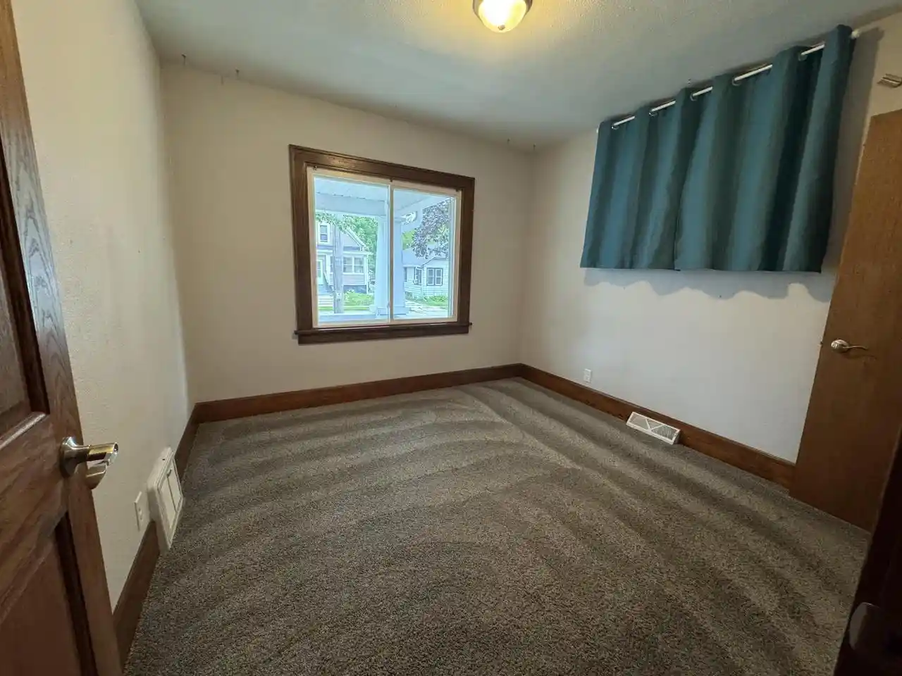 Photo 3 of Single family home for sale at 517 Hayes Avenue Avenue, Racine, WI 53405 | MLS# 1976136 | Listing updated on 2026-09-19
