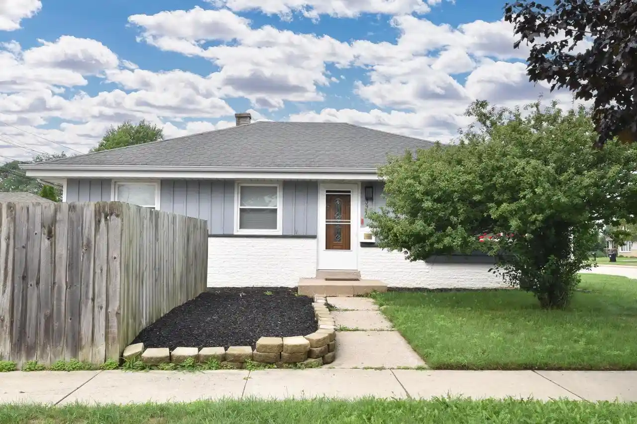 1st image of 3940 Lasalle Street Street, Racine, WI 53402 | MLS# 1976130