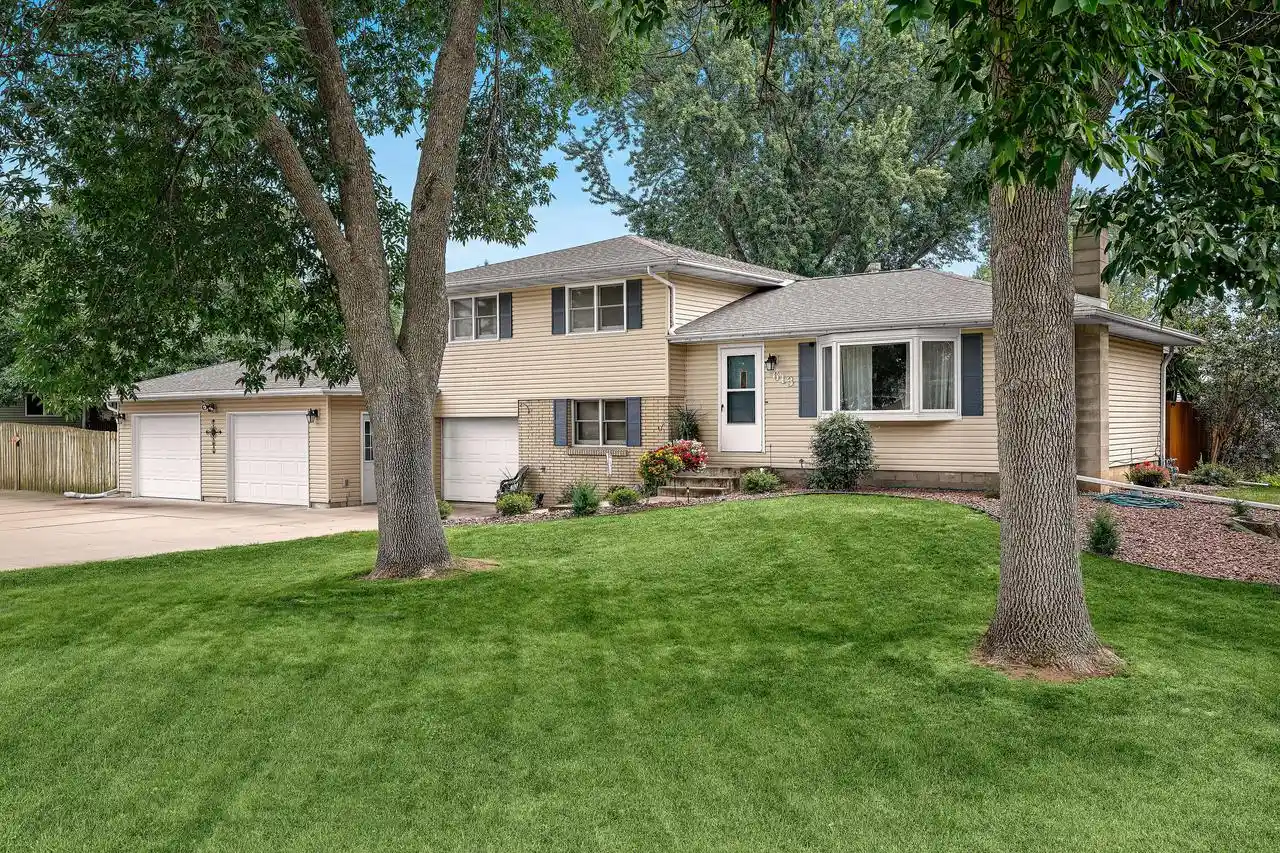 1st image of 613 Dauphin Street Street, La Crosse, WI 54603 | MLS# 1976135