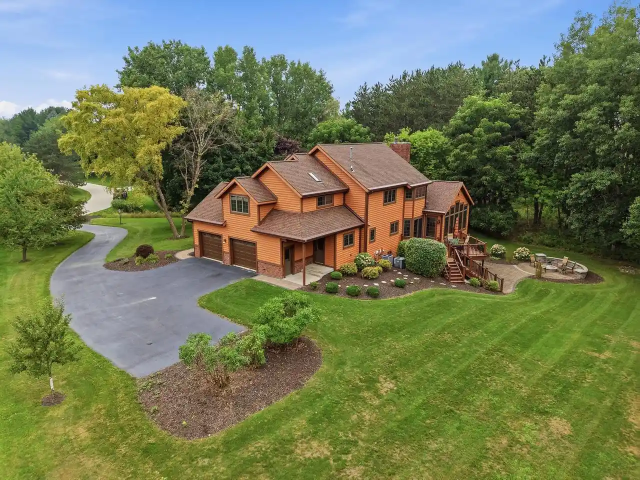 1st image of 4730 Willow Creek Lane Lane, Sheboygan, WI 53083 | MLS# 1976141