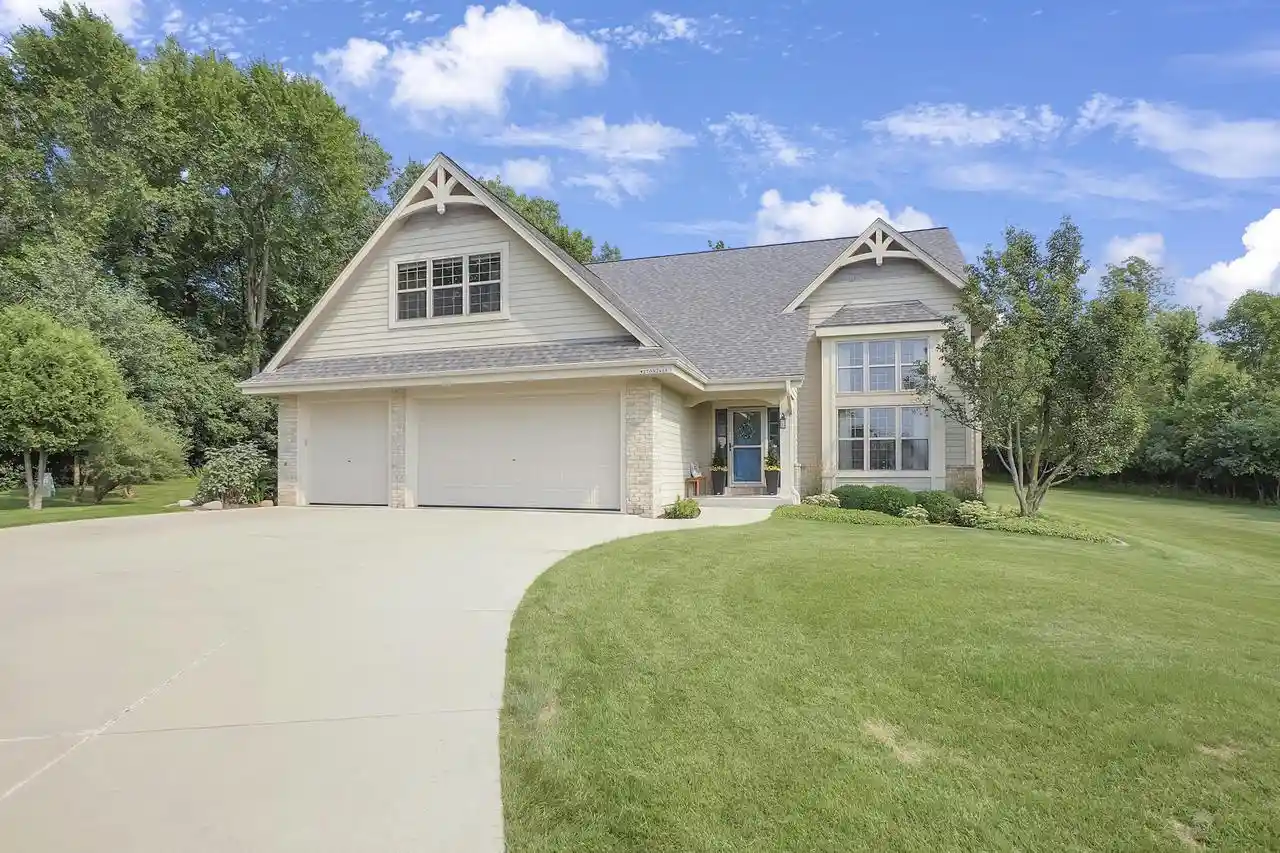 1st image of W270n2468 Orchard Lane Lane, Pewaukee, WI 53072 | MLS# 1976140