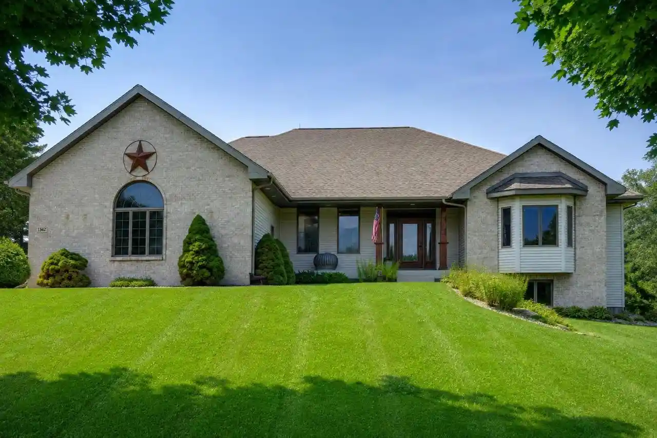 1st image of 1825 Bringold Dr Dr, Verona, WI 53593 | MLS# 2030479