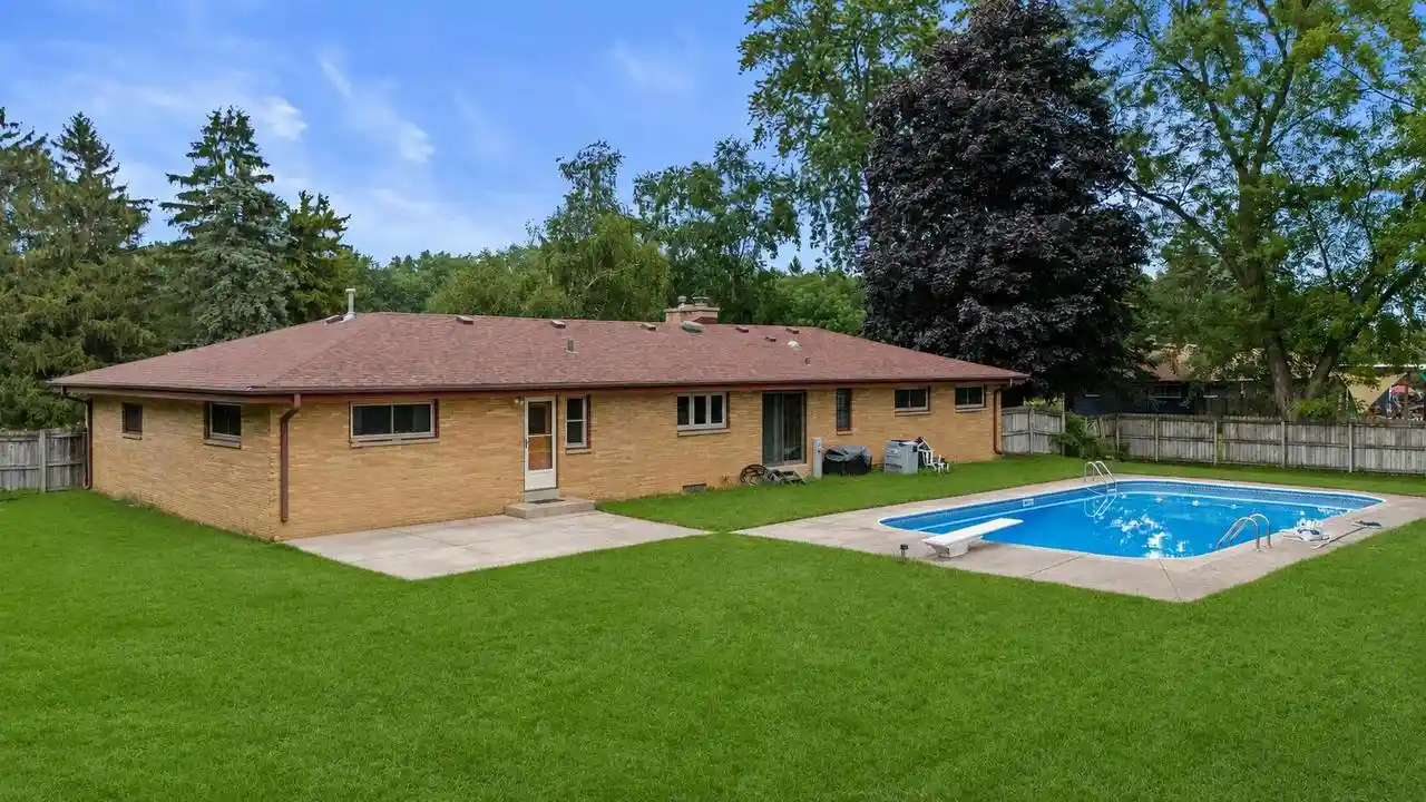 1st image of N56w15799 Bette Dr Dr, Menomonee Falls, WI 53051 | MLS# 1976148