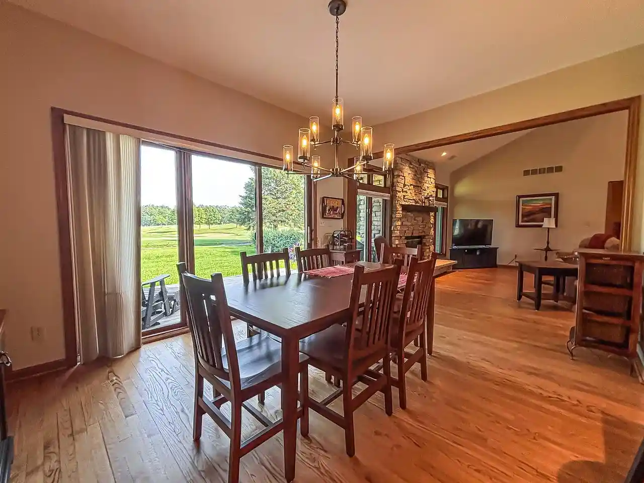 5th image of 504 N Ponderosa Dr Dr, Hartland, WI 53029 | MLS# 1976153