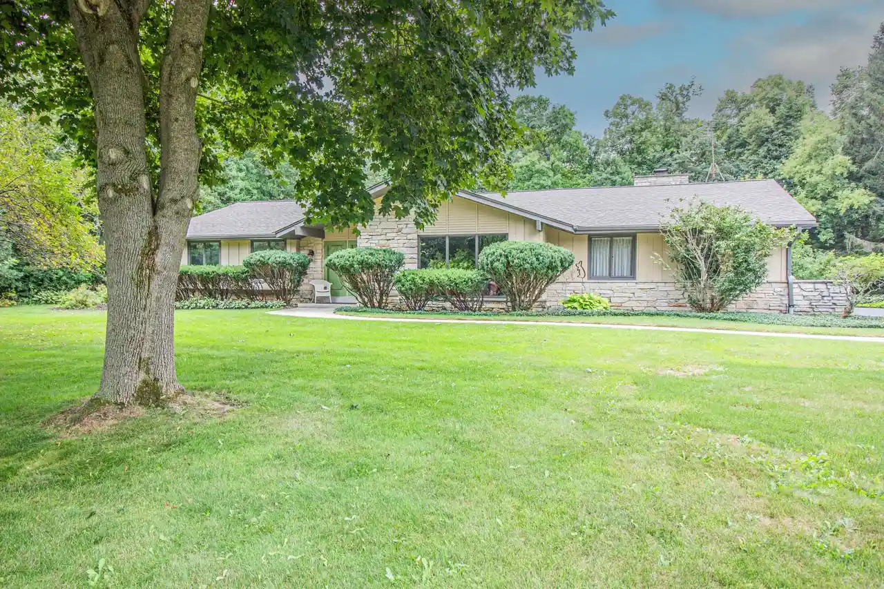 5th image of 7343 Glencoe Dr Dr, Cedarburg, WI 53012 | MLS# 1976159