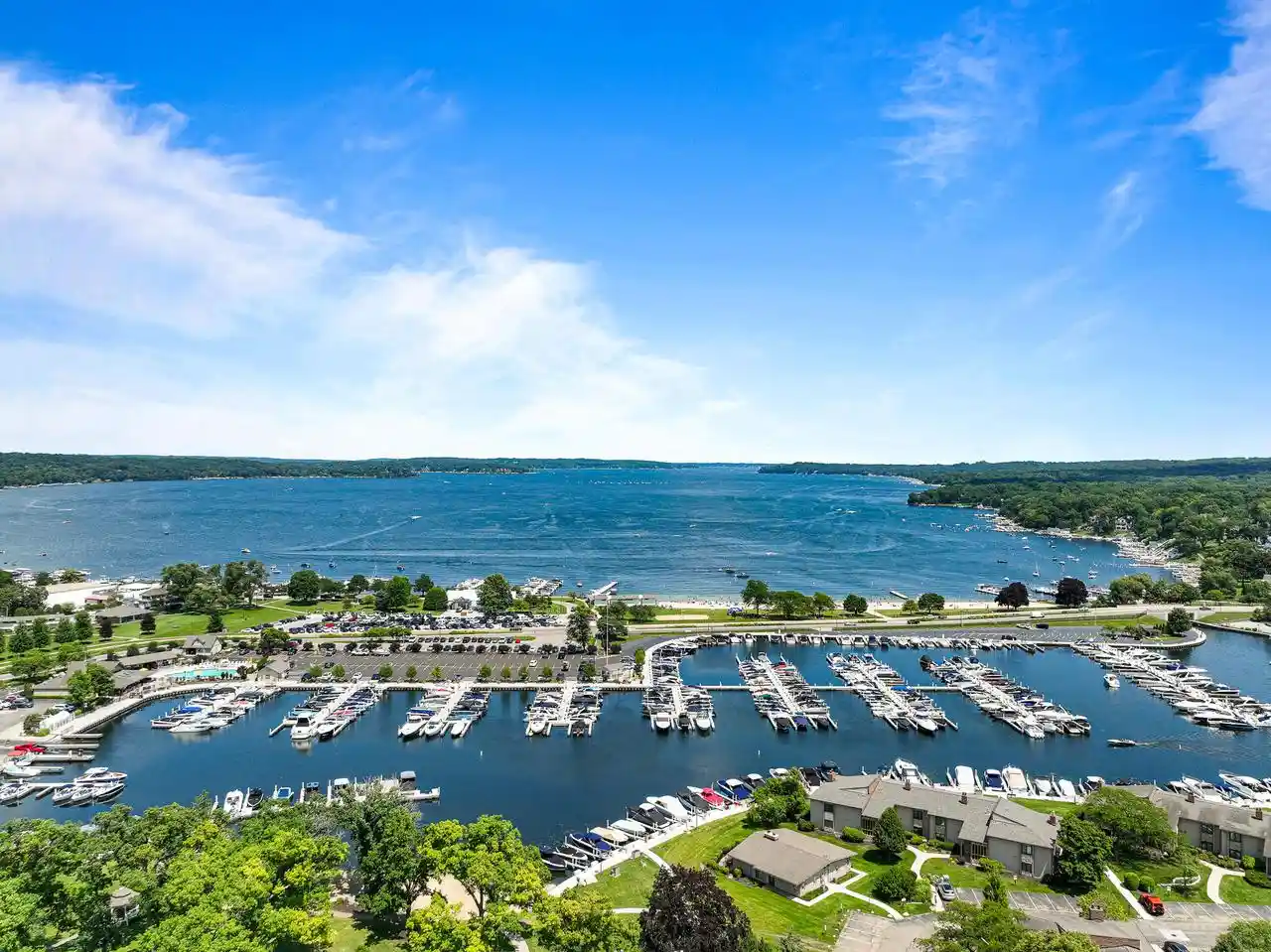 2nd image of 270 Fontana Boulevard Boulevard #413, Fontana, WI 53125 | MLS# 1976162