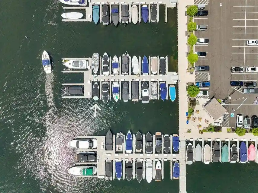 4th image of 270 Fontana Boulevard Boulevard #413, Fontana, WI 53125 | MLS# 1976162