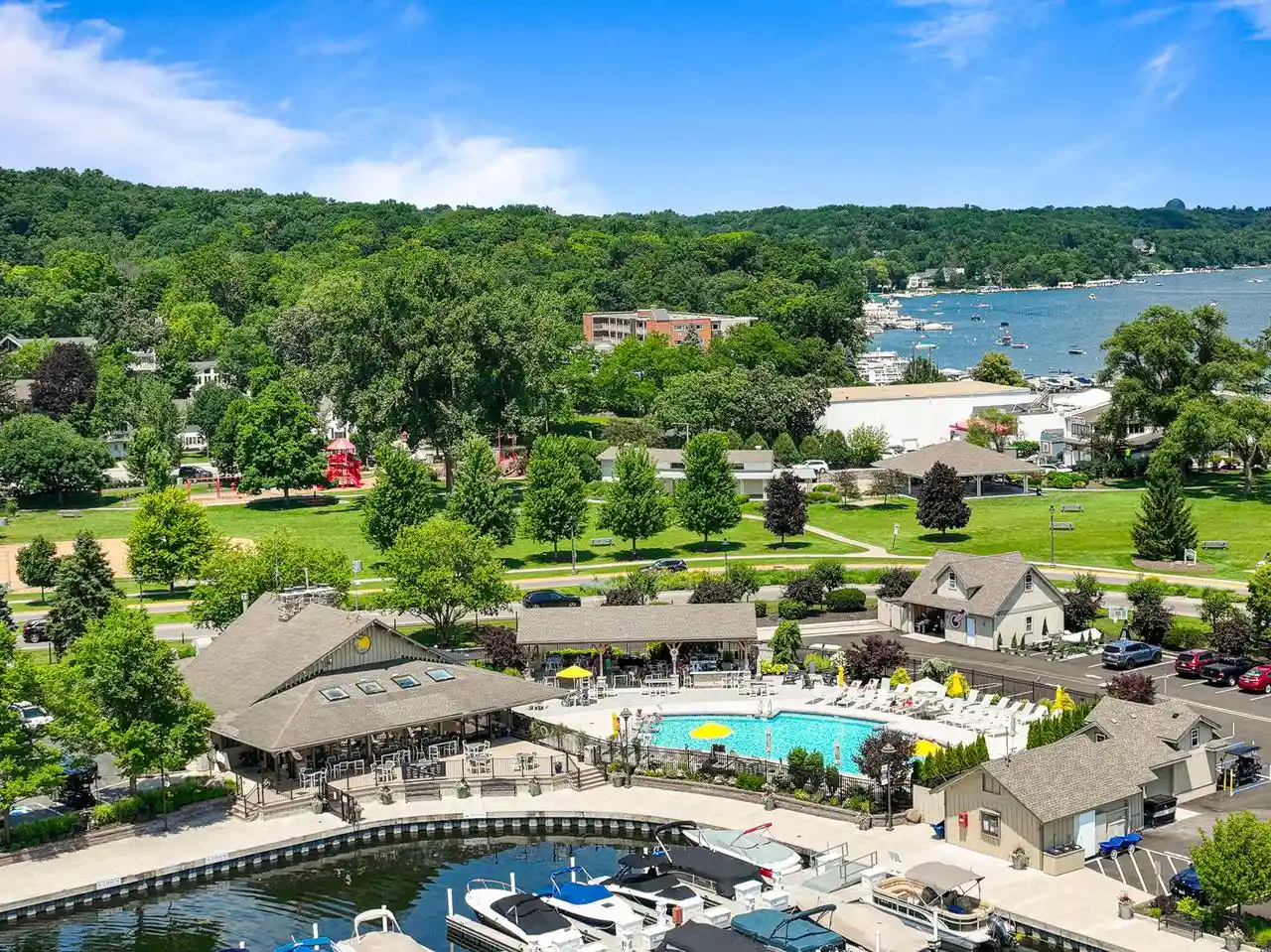 7th image of 270 Fontana Boulevard Boulevard #413, Fontana, WI 53125 | MLS# 1976162