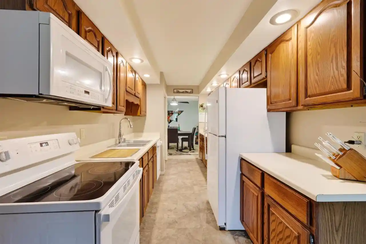 2nd image of 1522 Golf View Road Road #D, Madison, WI 53704 | MLS# 2030492