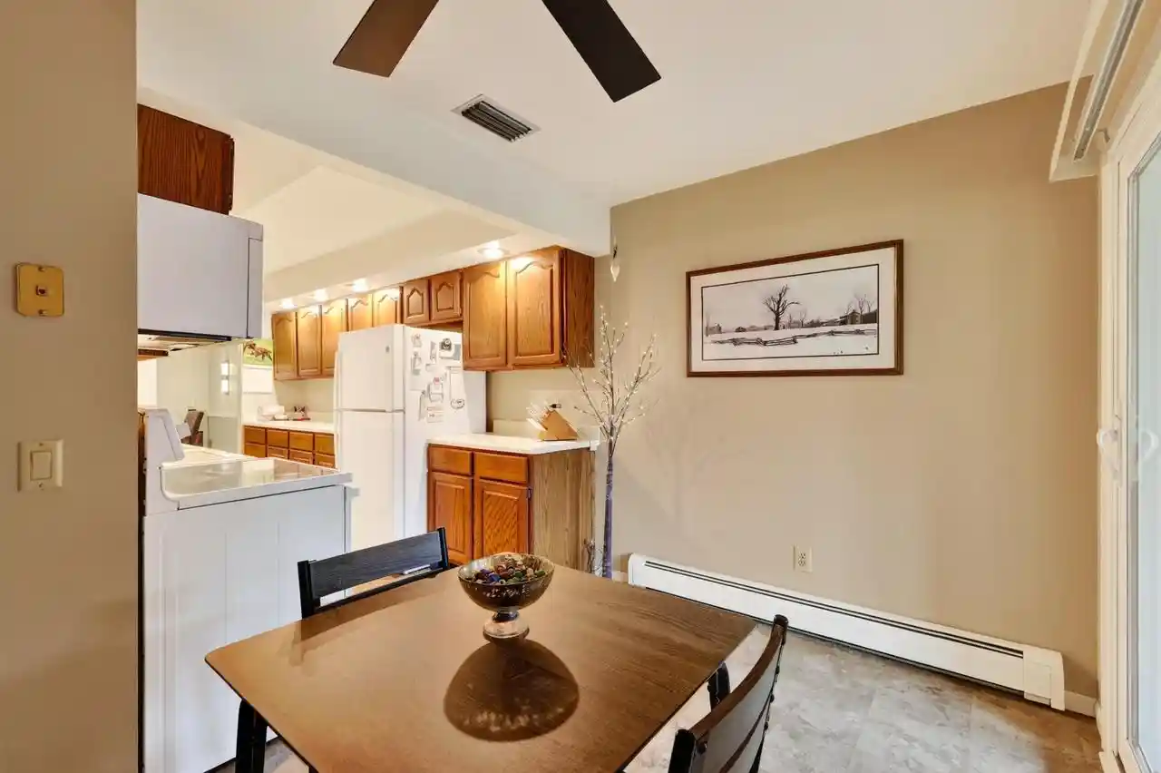 5th image of 1522 Golf View Road Road #D, Madison, WI 53704 | MLS# 2030492