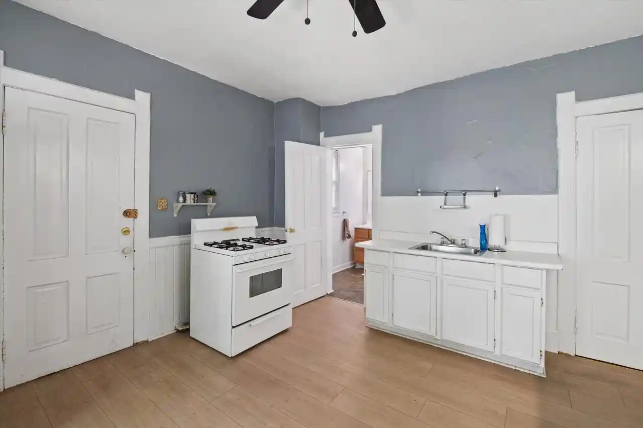 Listing Photo 4 - Condo for sale in building located at 1600 E Kane Pl Pl, Milwaukee, WI 53202 - Unit #1602