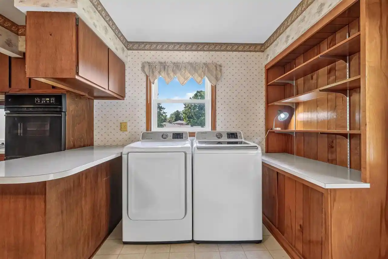 3rd image of 916 Jefferson Street Street, West Bend, WI 53090 | MLS# 1976167