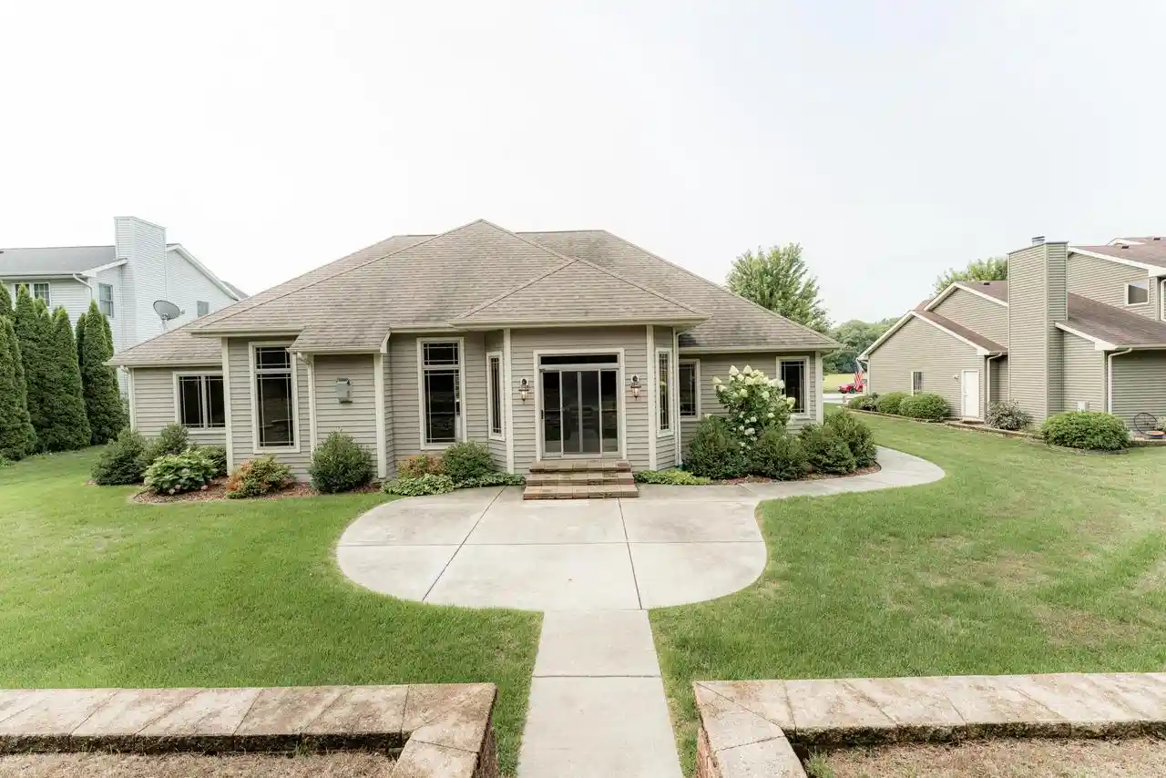 47th image of 5020 Pine Tree Circle Circle, Racine, WI 53402 | MLS# 1976178