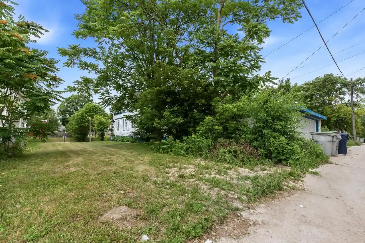 2nd image of 2848 N 19th Street Street, Milwaukee, WI 53206 | MLS# 1976187