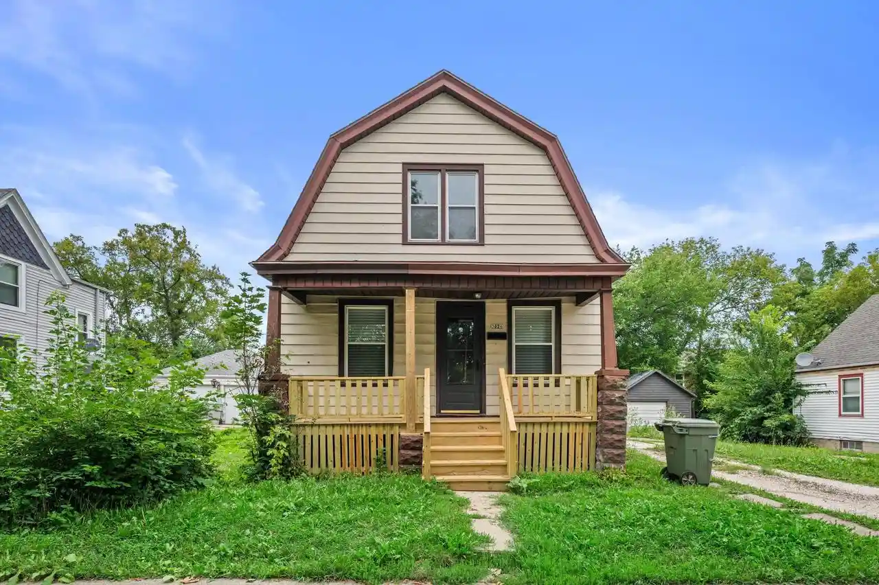 1st image of 3026 W Eggert Pl Pl, Milwaukee, WI 53209 | MLS# 1976193