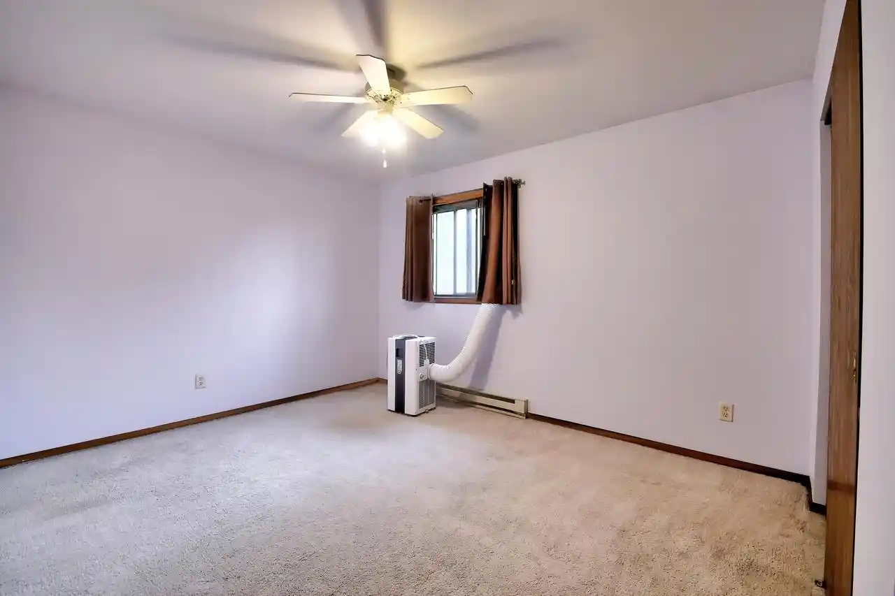 2nd image of 1141 Vogt Dr Dr #3, West Bend, WI 53095 | MLS# 1976195