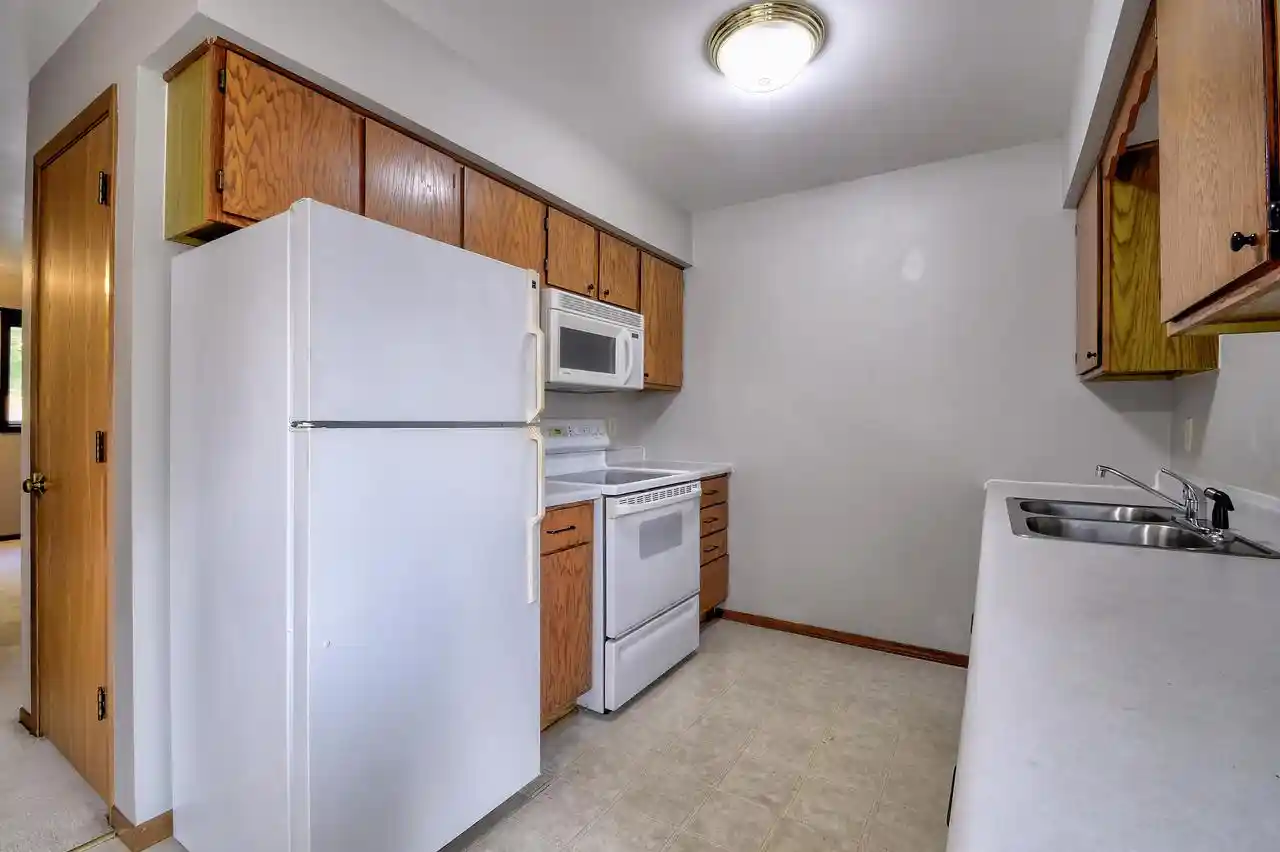 5th image of 1141 Vogt Dr Dr #3, West Bend, WI 53095 | MLS# 1976195