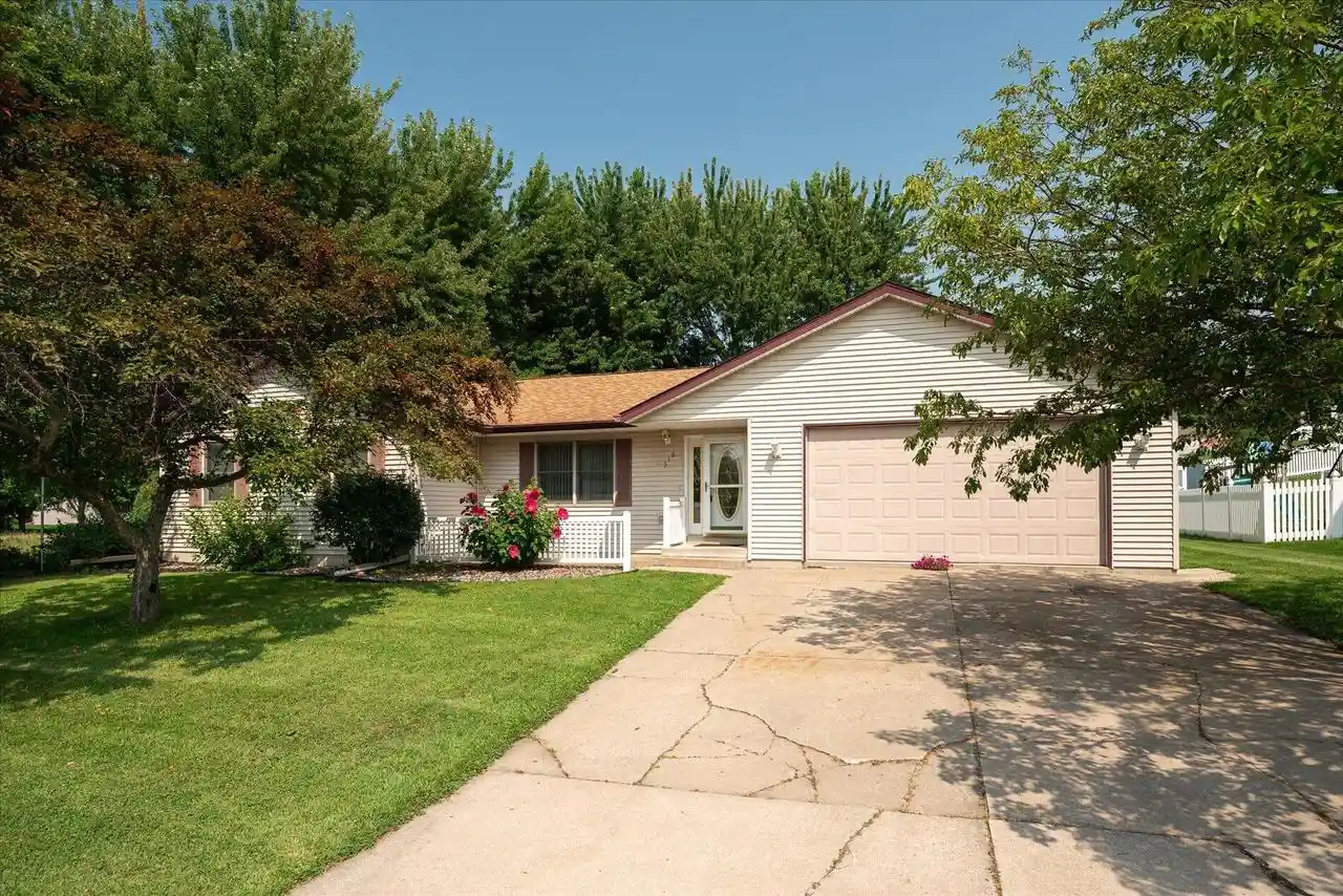 Photo 1 of Single family home for sale at 310 Haralson Lane Lane, La Crescent, MN 55947 | MLS# 1976206 | Listing updated on 2026-09-03