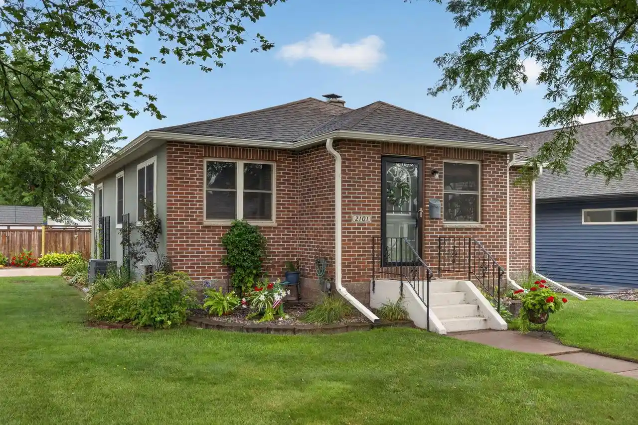1st image of 2101 Green Bay Street Street, La Crosse, WI 54601 | MLS# 1976202