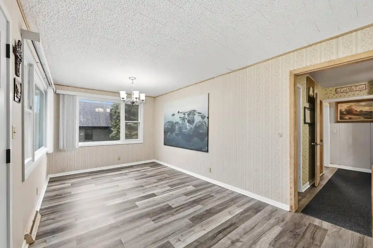 Photo 4 of Single family home for sale at 5725 E Peninsula Dr Dr, Waterford, WI 53185 | MLS# 1976215 | Listing updated on 2026-09-14