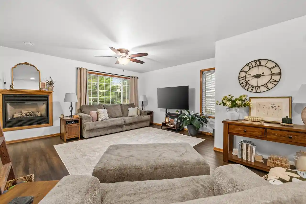 5th image of 1133 Ellys Way Way, Slinger, WI 53086 | MLS# 1976219