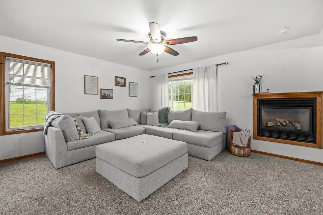 5th image of 1135 Ellys Way Way, Slinger, WI 53086 | MLS# 1976224