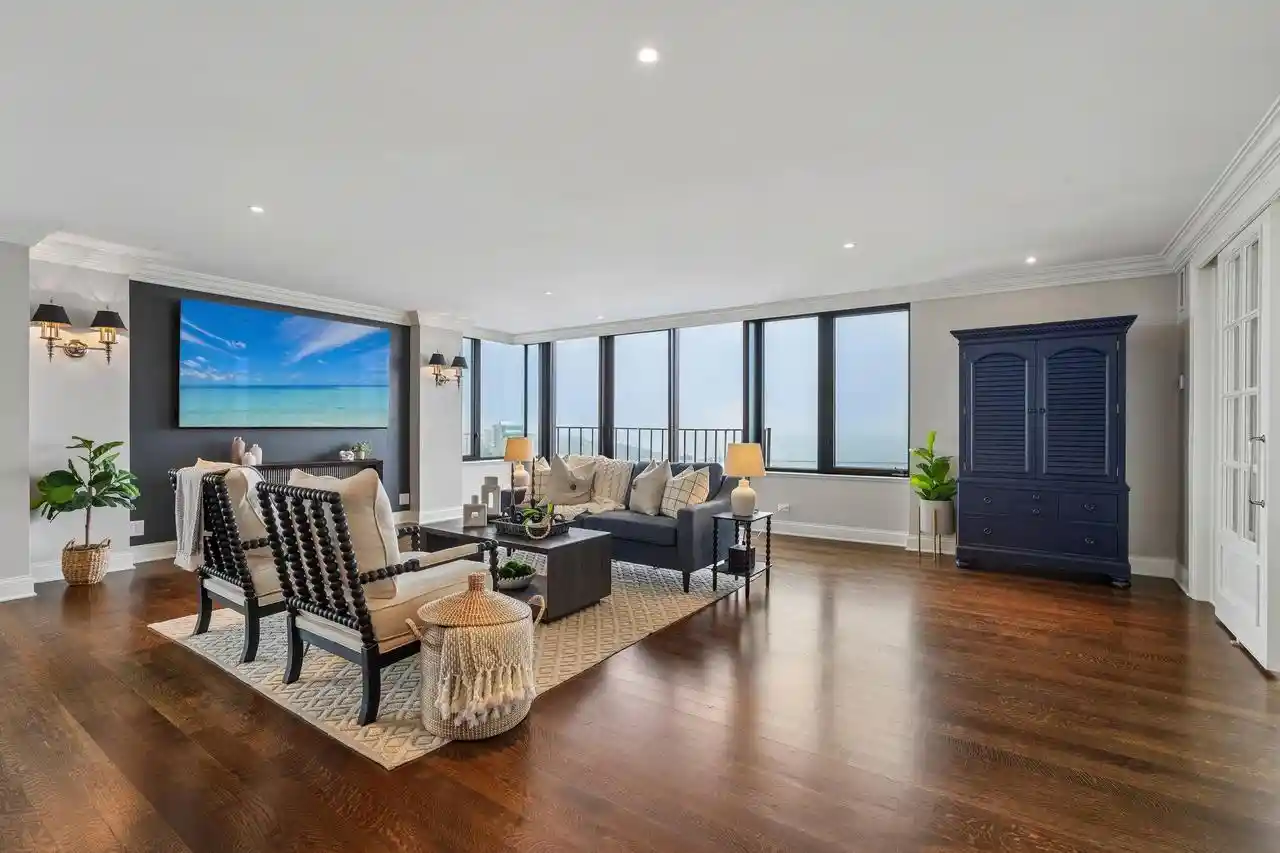 Photo 3 of Condo for sale at 929 N Astor Street Street #2706-08, Milwaukee, WI 53202 | MLS# 1976221 | Listing updated on 2026-08-20