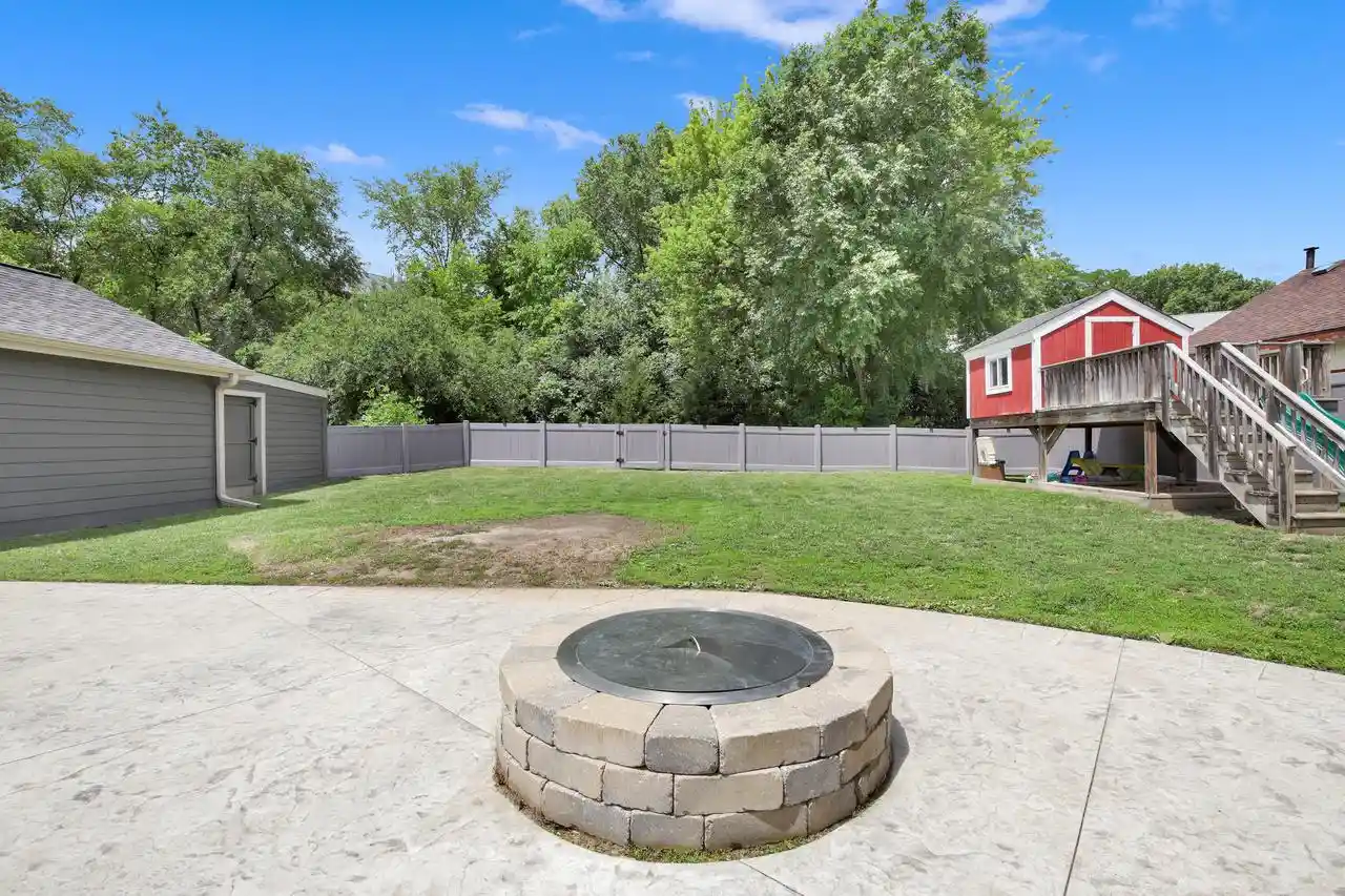 4th image of 131 Kettle Moraine Dr N Dr N, Slinger, WI 53086 | MLS# 1976220