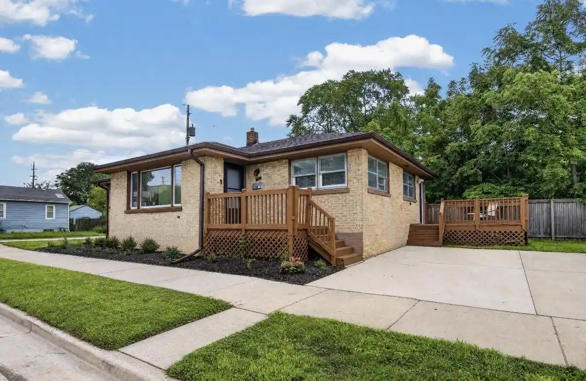 1st image of 925 Lockwood Avenue Avenue, Racine, WI 53403 | MLS# 1976226