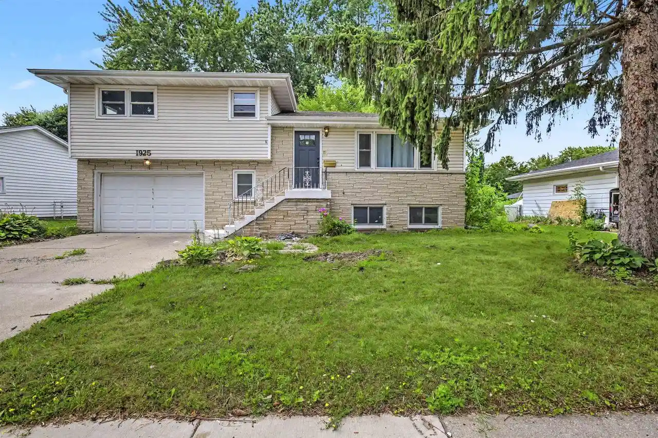 Photo 1 of Single family home for sale at 1925 Elka Lane Lane, Madison, WI 53704 | MLS# 2030495 | Listing updated on 2026-09-17