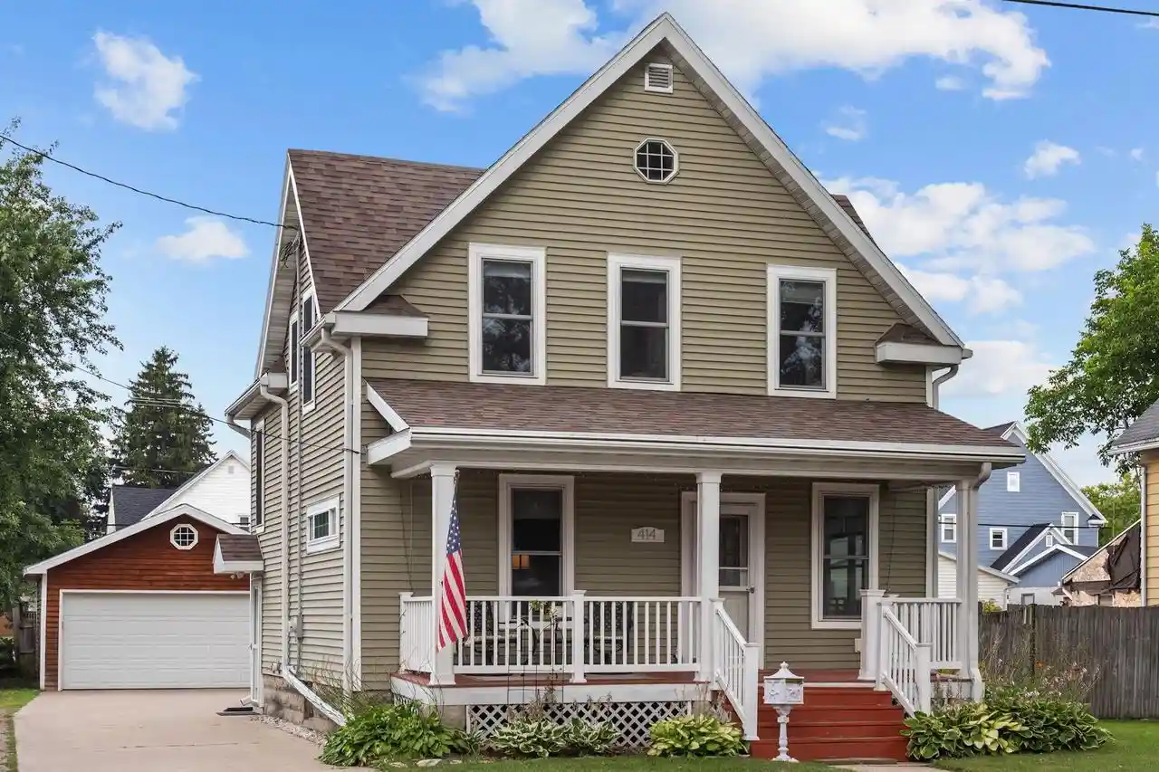 1st image of 414 E Spring Street Street, Appleton, WI 54911 | MLS# 50331007