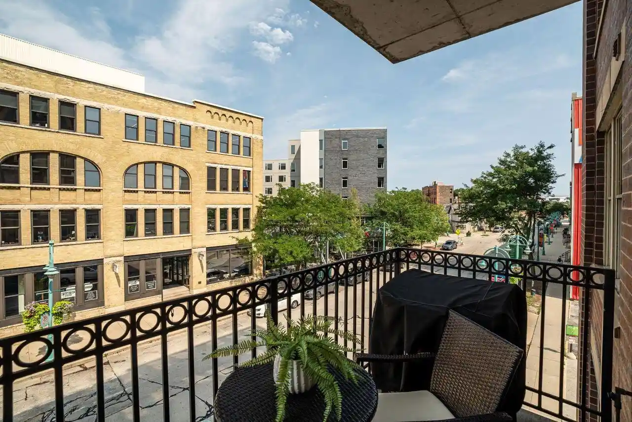 4th image of 102 N Water St St, Milwaukee, WI 53202