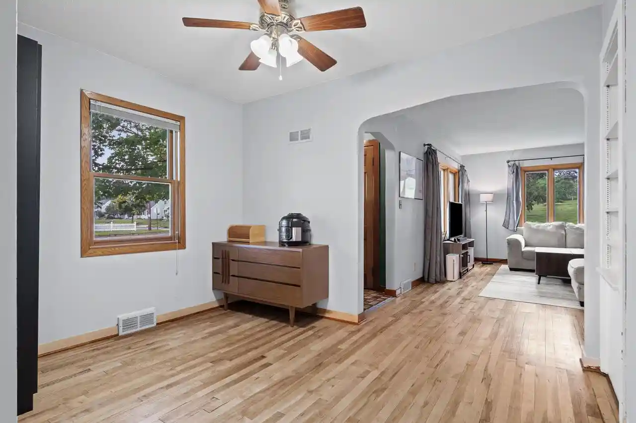2nd image of 901 Losey Boulevard S Boulevard S, La Crosse, WI 54601 | MLS# 1976235