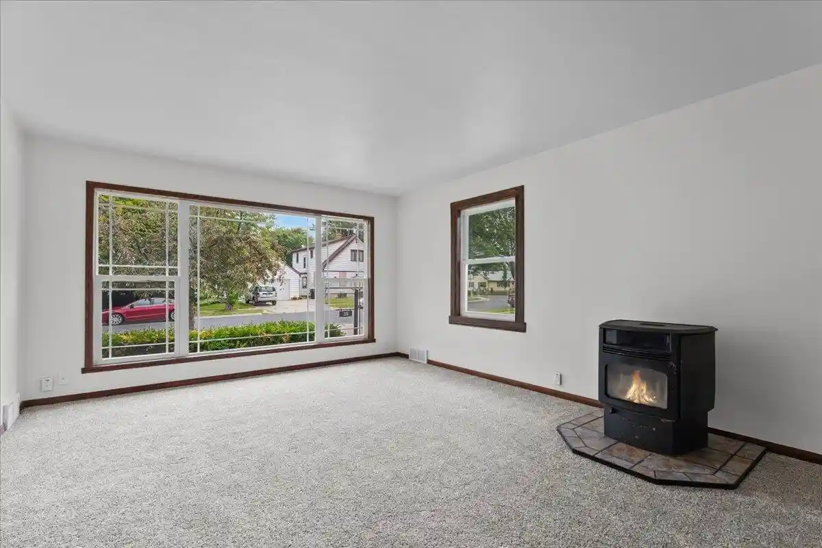 3rd image of 319 Parker Avenue Avenue, Algoma, WI 54201 | MLS# 50331008