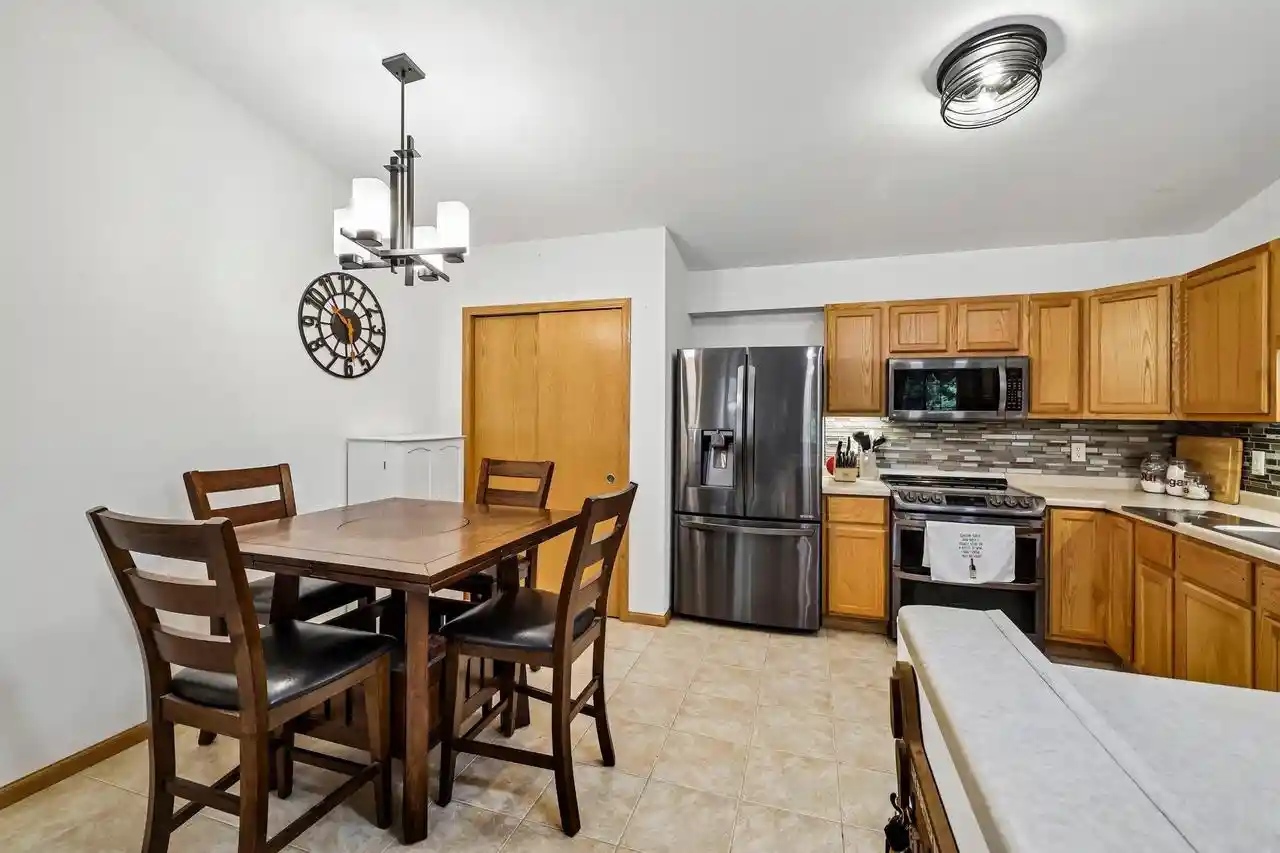 4th image of 347 Starkweather Dr Dr, Beaver Dam, WI 53916 | MLS# 2030523