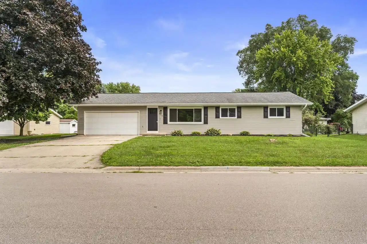 Photo 1 of Single family home for sale at 209 N 7th Avenue Avenue, Winneconne, WI 54986 | MLS# 50331001 | Listing updated on 2026-08-15