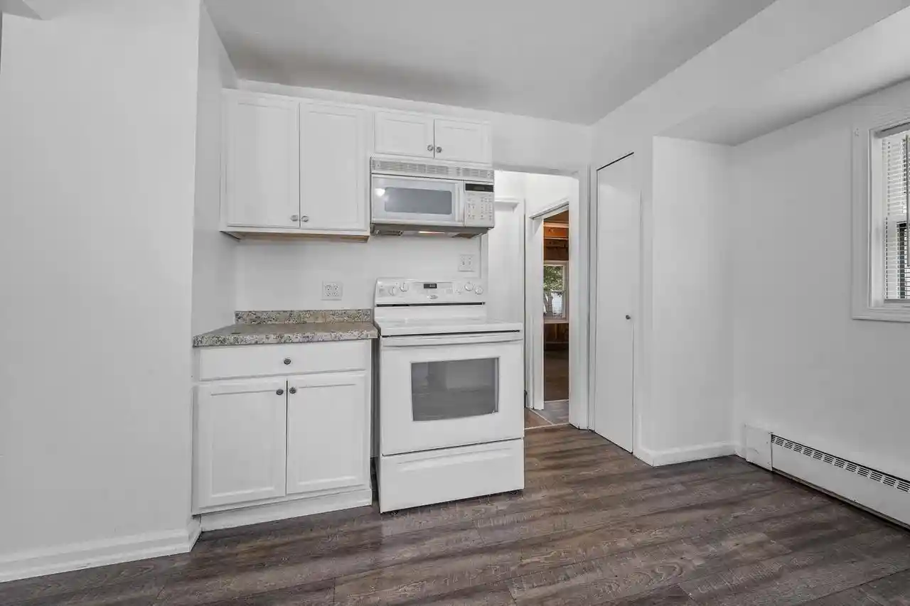 2nd image of 304 Jacob Street Street, Green Bay, WI 54302 | MLS# 50331013