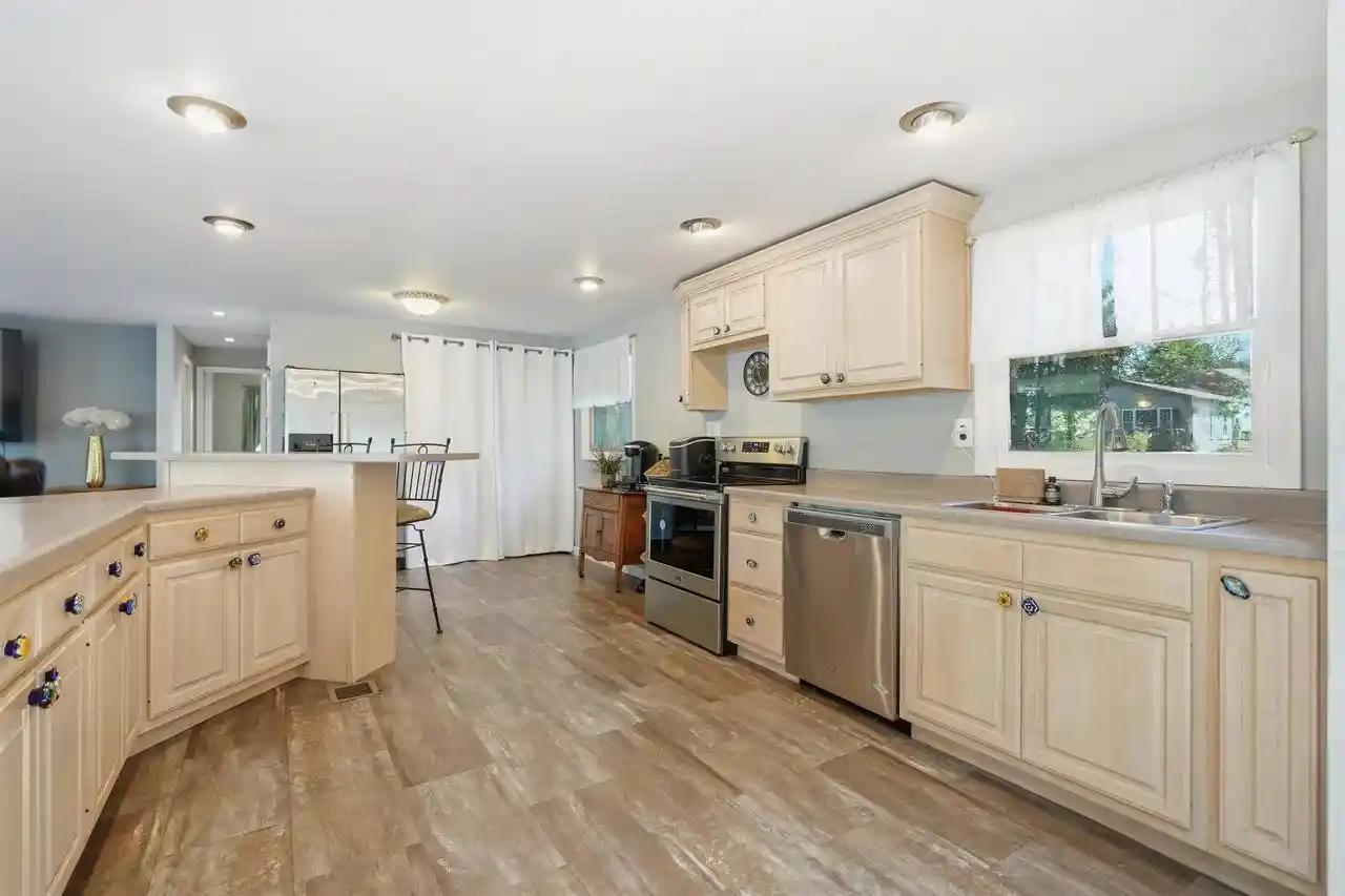 Photo 2 of Single family home for sale at 5218 Riverview Circle Dr Dr, Thomson, IL 61285 | MLS# 2030534 | Listing updated on 2026-09-23