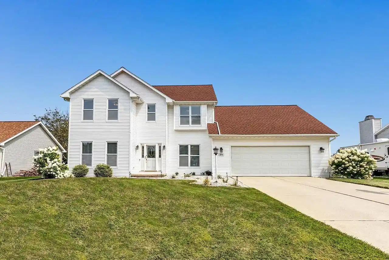 1st image of 3174 Atlantis Dr Dr, Green Bay, WI 54313 | MLS# 50331023