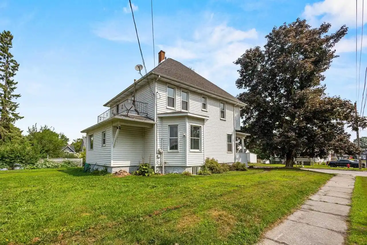 45th image of 125 S Garden Avenue Avenue, Gillett, WI 54124 | MLS# 50330994