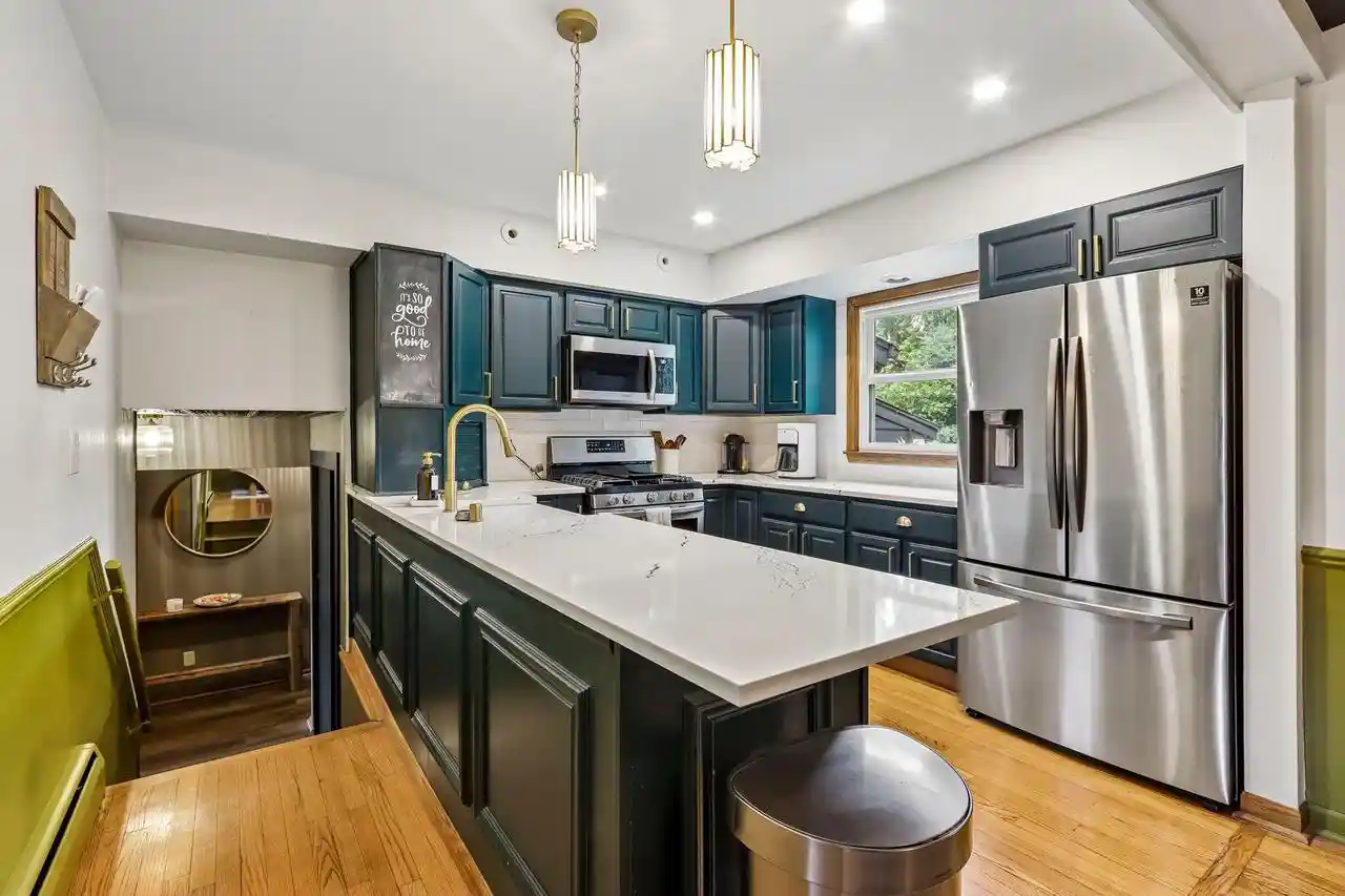 image of 450 Rip Van Winkle Dr Dr, Waukesha, WI 53186 | MLS# 1976238