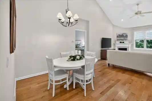 2nd image of 605 Samuel Dr Dr, Madison, WI 53717 | MLS# 2030535